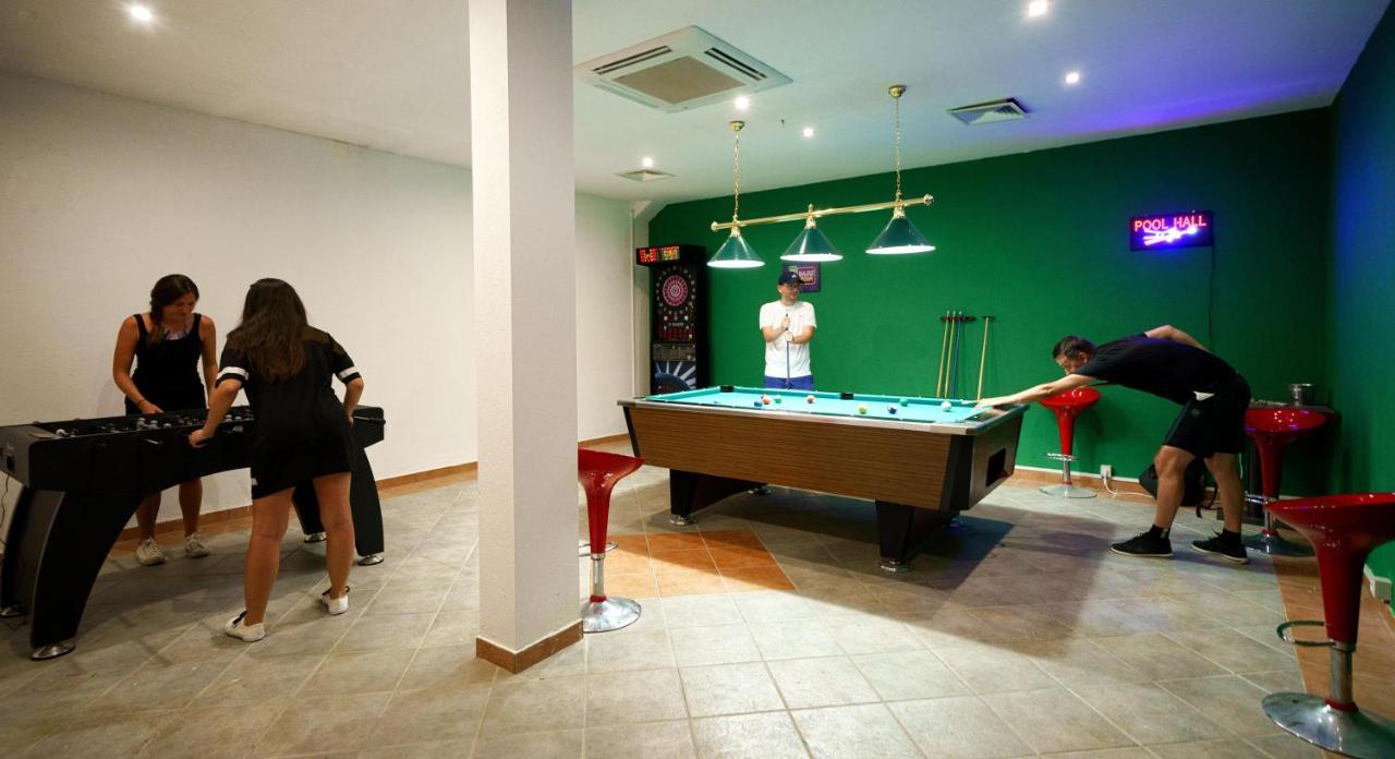 瓦拉塔克酒店 罗佐瓦克 外观 照片